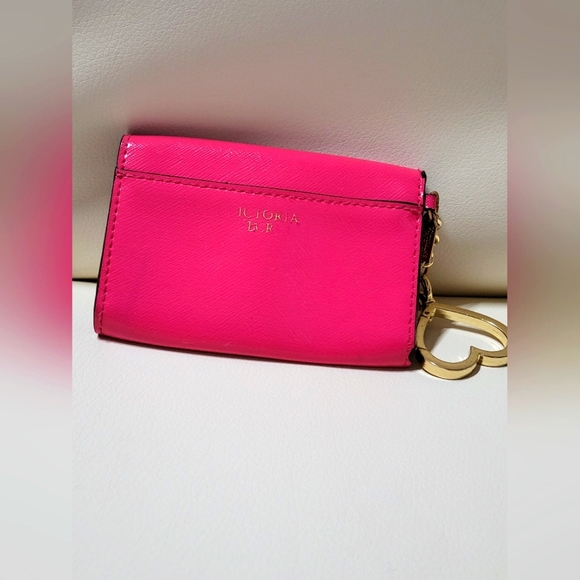 Victoria's Secret Pink Pineapple Gold Chain Envelope Wallet - Picture 3 of 10